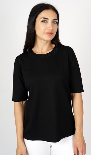 Gabriella K. musta paita